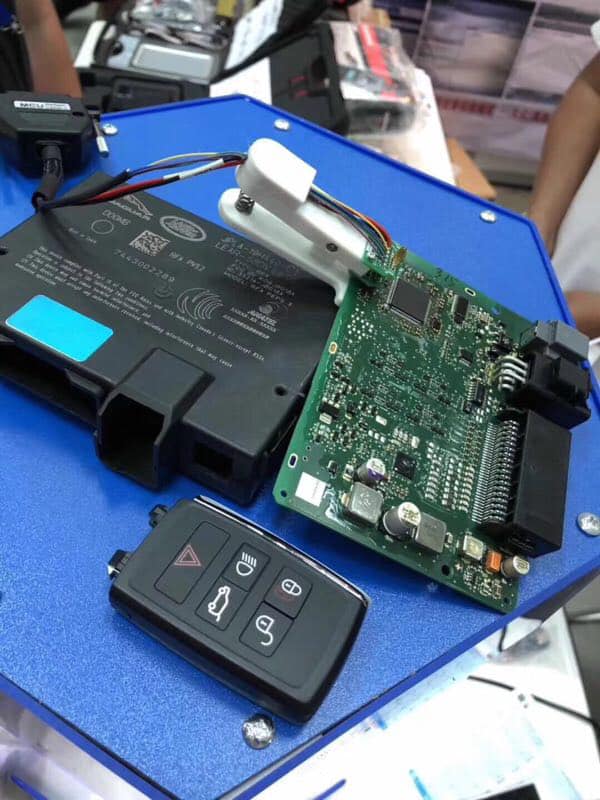 Land Rover KVM Adapter